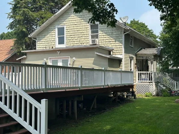 207 W Elm St, Fairbury, IL 61739