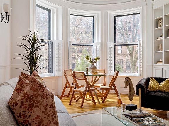 4th image of 486 Beacon St APT 1