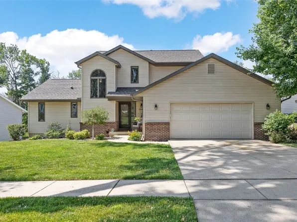 1709 Whitters Way NW, Cedar Rapids, IA 52405