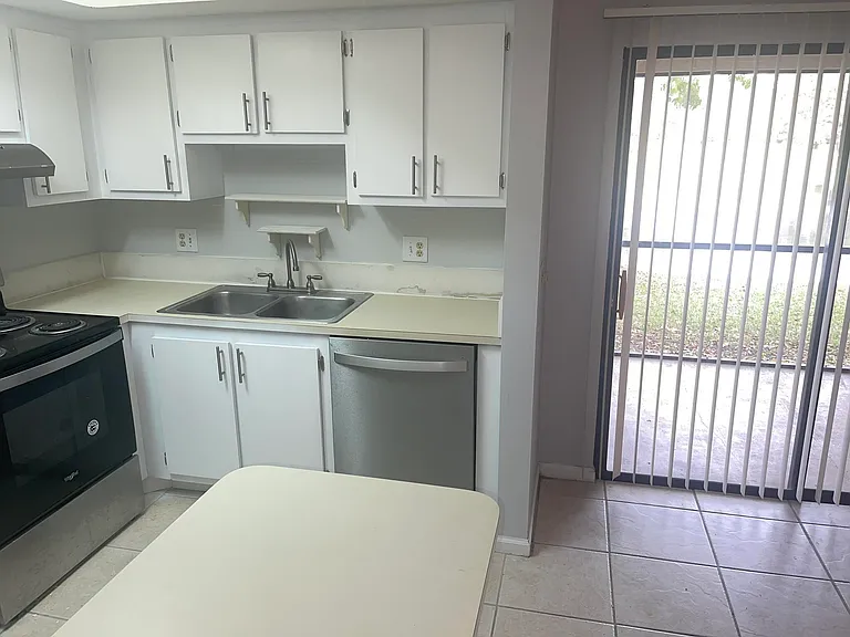 4185 Oak Terrace Dr — Photo 4