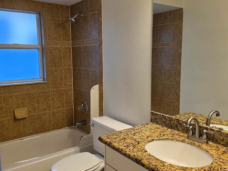 18804 Forest Glen Ct — Photo 16