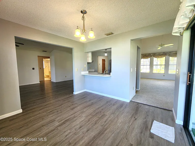 1244 Lakeview Dr — Photo 6