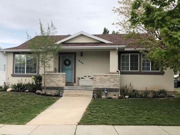 1444 N Clemente Way