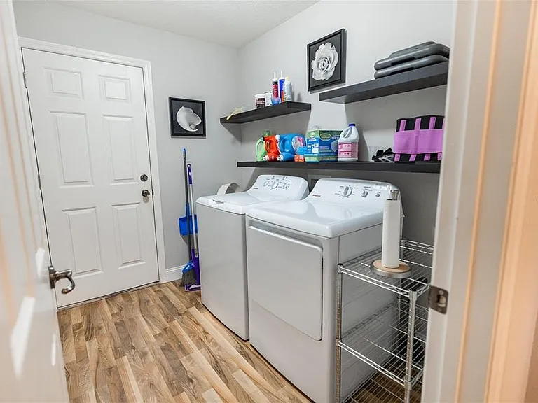 4514 Limerick Dr — Photo 16