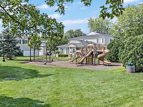 5th image of 1442 Cove Dr #238-C