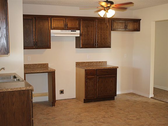 3rd image of 1607 Blevins St