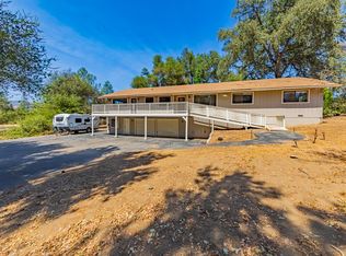 45453 N Oakview Dr, Oakhurst, CA 93644