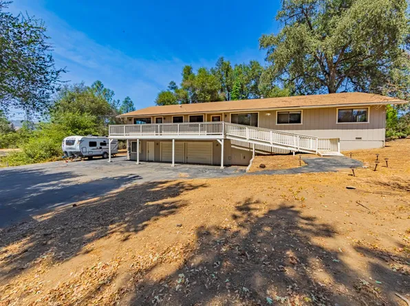 45453 N Oakview Dr, Oakhurst, CA 93644