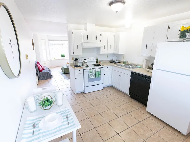6905 & 6909 S Madison St — Photo 10