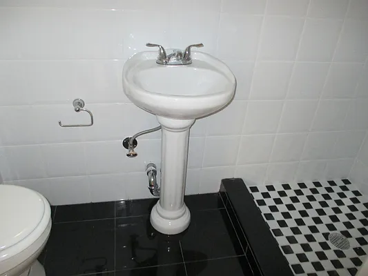 Rented by Rita S Citrin, LREB | media 17