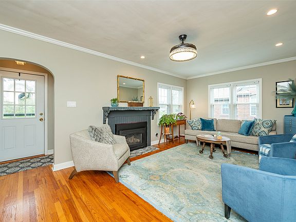 3rd image of 1647 Beaver Ave
