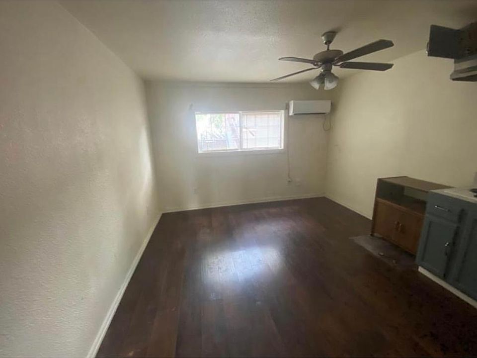 2nd image of 320 Carson St #0