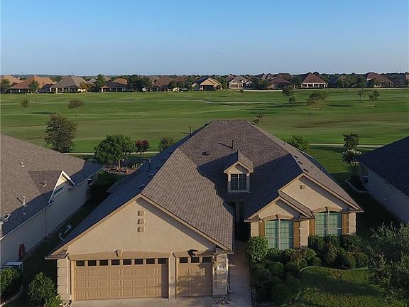 3rd image of 9037 Gardenia Dr