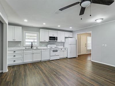 1712 Ross Ave, Carrollton, TX, 75006