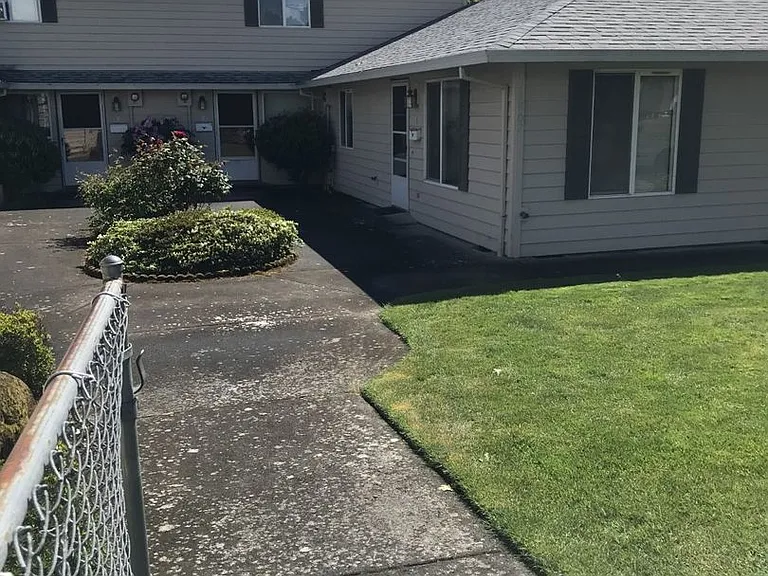 1802 C St — Photo 1
