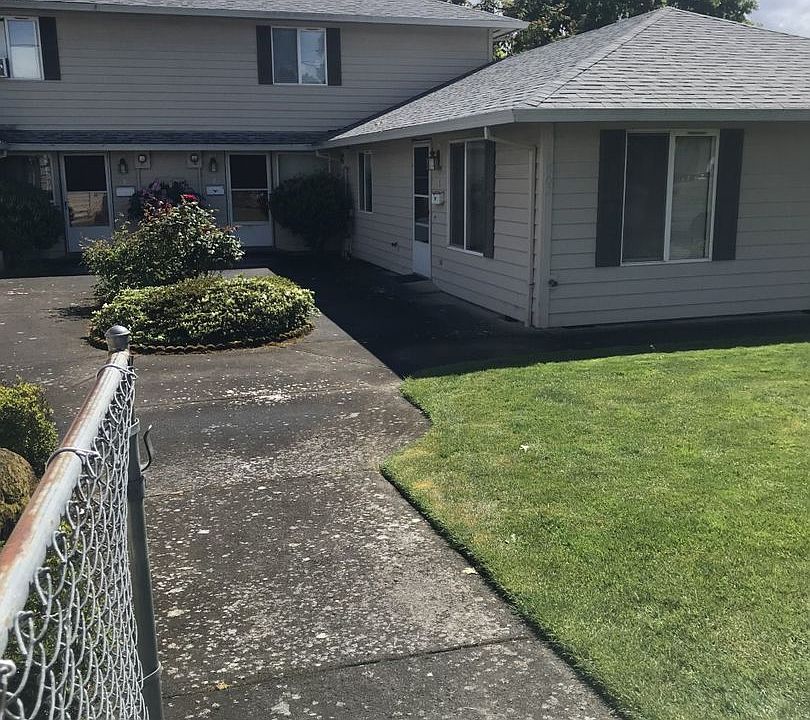 1st image of 1802 C St APT 1