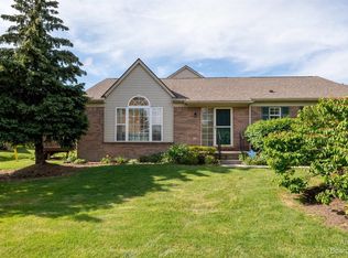 105 Farmington Rd, Westland, MI 48186