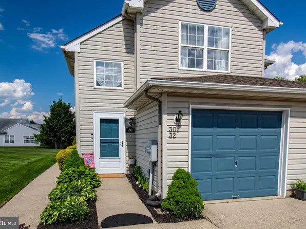 30 Palmer Sq, Edgewater Park, NJ 08010