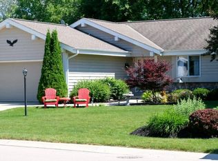 N76W15727 Countryside Dr, Menomonee Falls, WI 53051