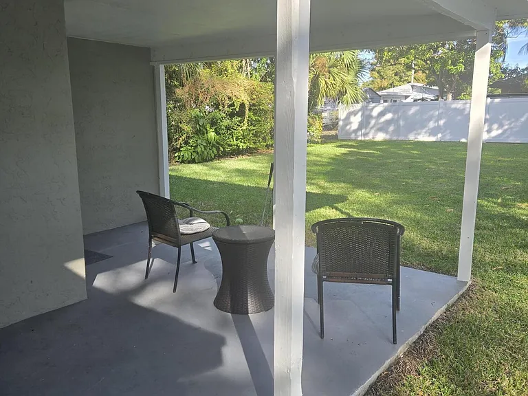 309 NW 6th Ave — Photo 10