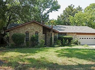1310 Paisley Dr, Arlington, TX 76015