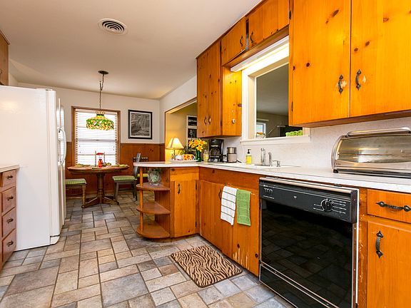 5th image of 1716 Dartmouth Ave