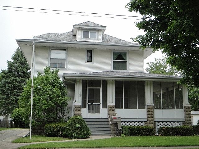 1st image of 232 E Lincoln Ave