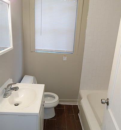 4th image of 445 WOODBINE Street