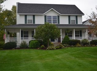 12426 Danielle Dr, South Lyon, MI 48178