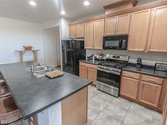 5th image of 908 Monte Nerone Ave