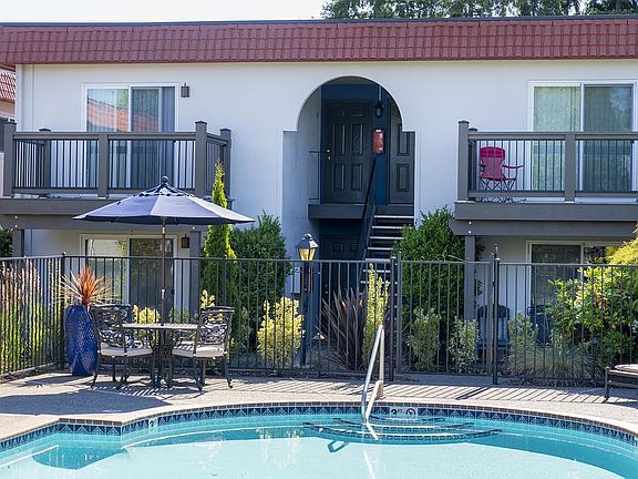 5th image of 2819 Grandview Dr W #12