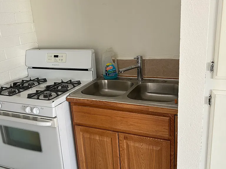 380 Riverfront Dr #A — Photo 7