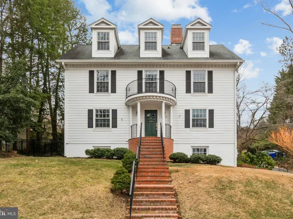 2607 S June St, Arlington, VA 22202