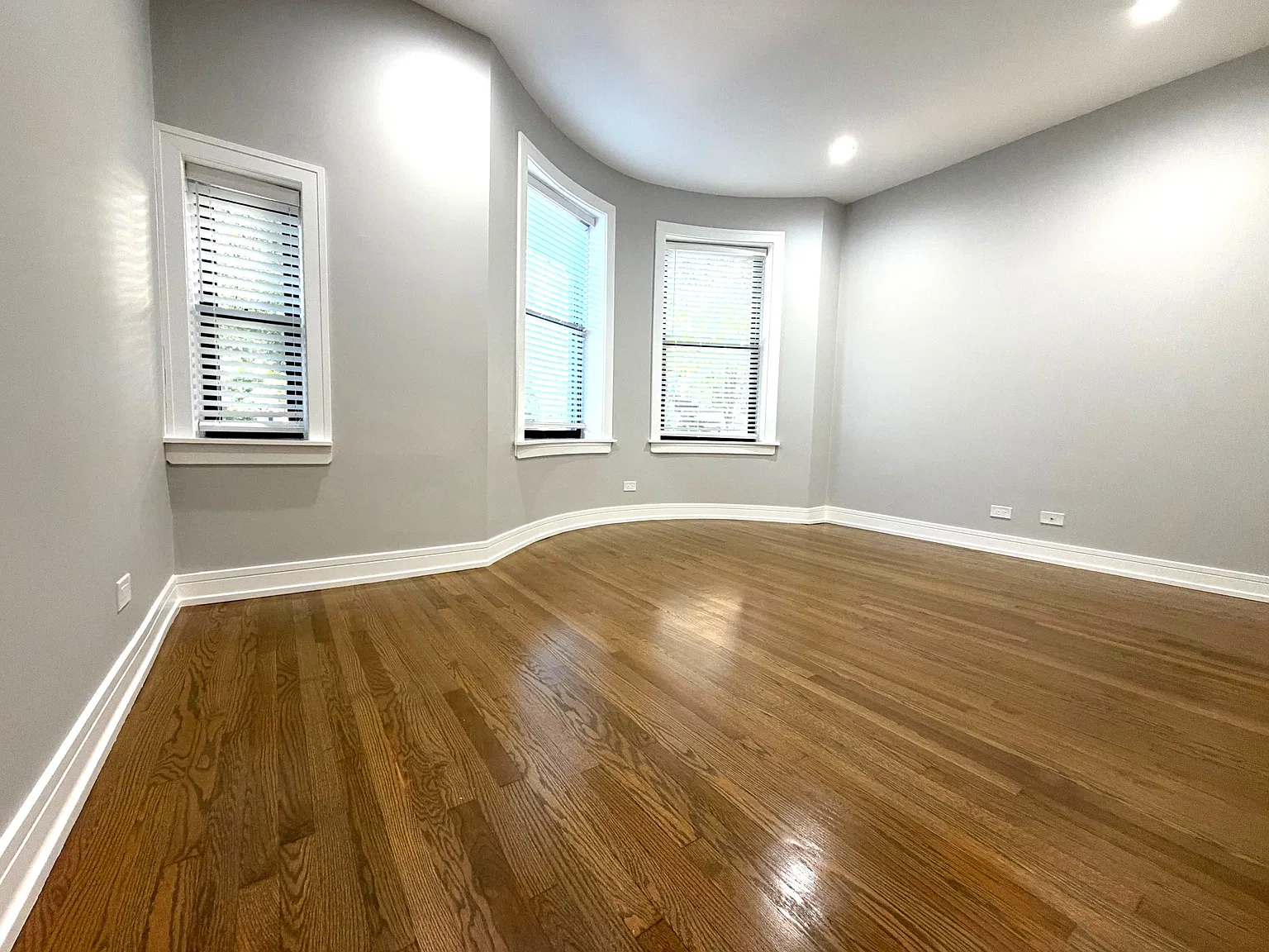 2 bed, 1100 sqft, $3,295 — Photo 4