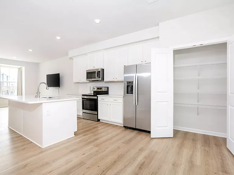 3310 Beeler Ln — Photo 11