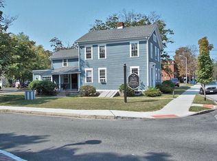 11 Commerce St, Clinton, CT 06413