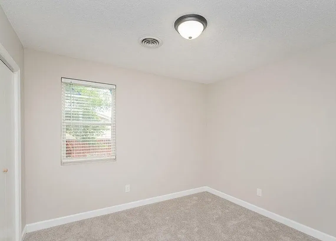 4 bed, 1341 sqft, $1,895 — Photo 4