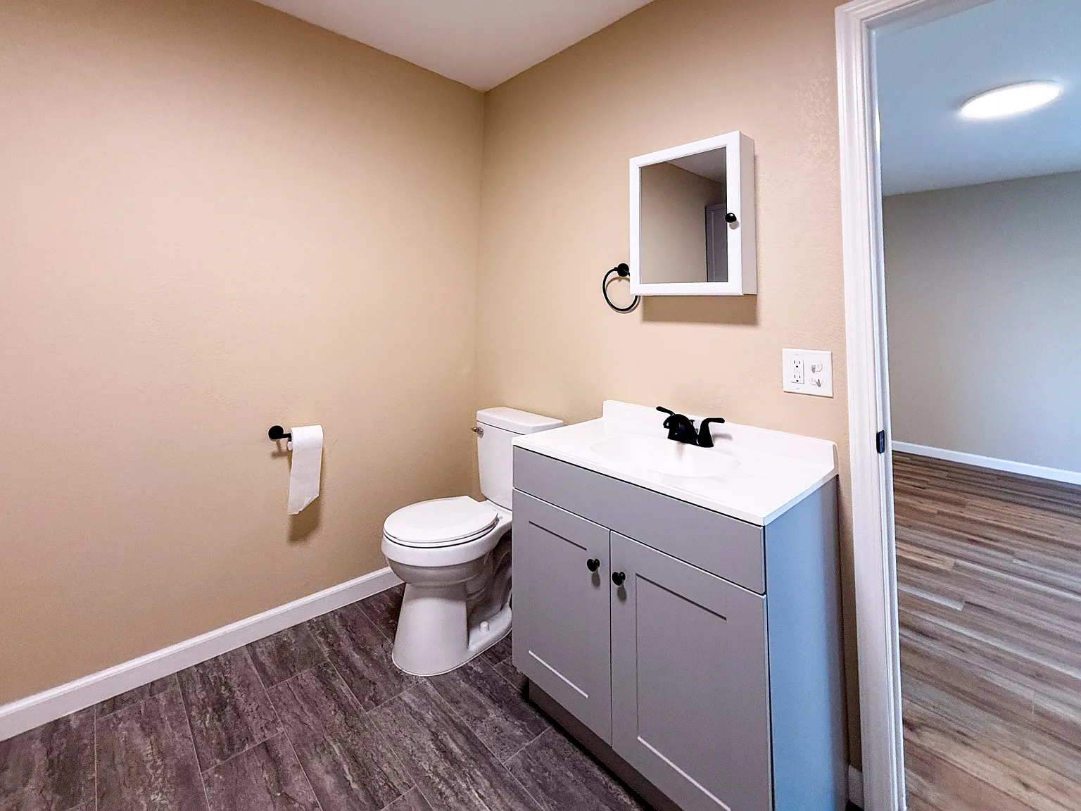 1 bed, 552 sqft, $1,000 — Photo 2