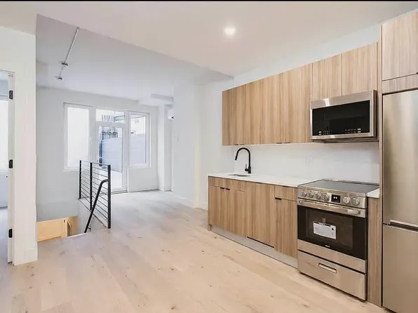 488 Marcus Garvey Avenue image 1 of 7