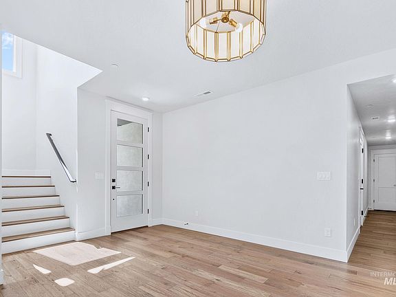 5th image of 1544 S Trent Point Way