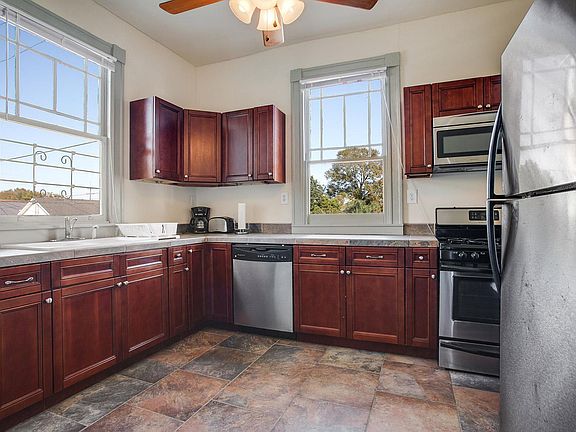 4th image of 1240 Cambronne St