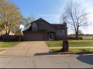 433 W San Diego St, Broken Arrow, OK 74011