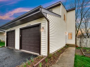 27W074 Cooley Ave, Winfield, IL 60190