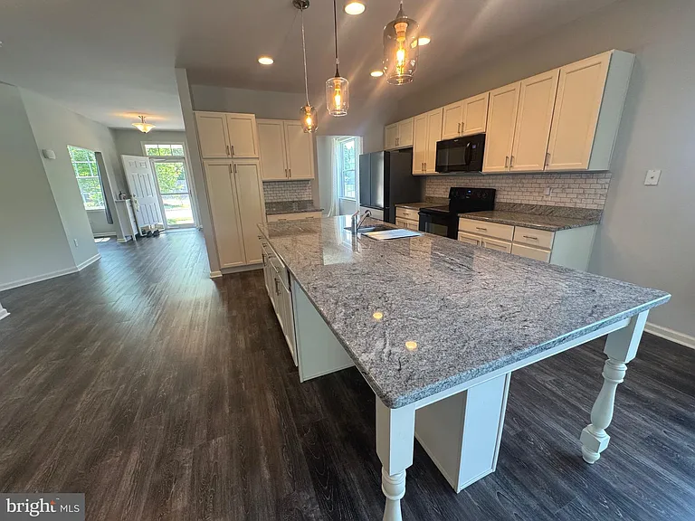 148 Grissom Dr — Photo 4