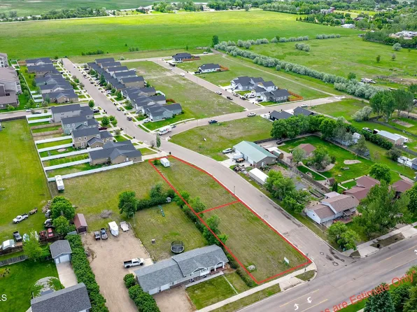 40th St E, Williston, ND 58801