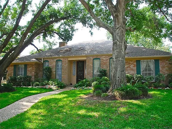 3110 Inwood Ct, Sugar Land, TX 77478