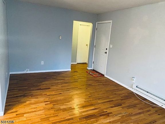 2nd image of 180 Highland Ave APT 3B