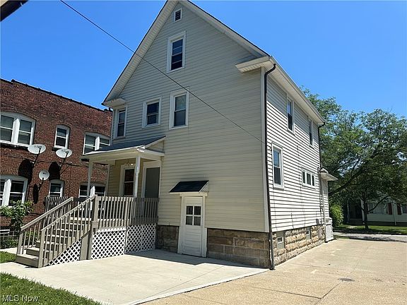 4th image of 1432 Lakewood Ave