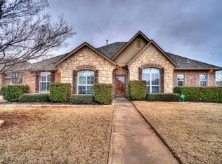 1124 Kelsi Dr, Moore, OK 73160