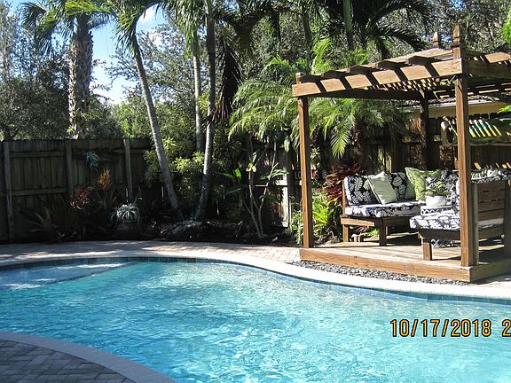 2nd image of 1308 E Magnolia Cir
